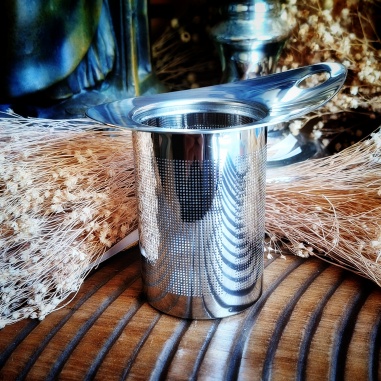 Filtre à thé permanent métal aspect argenté