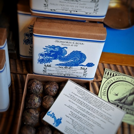 Perles précieuses de thé blanc du Yunnan