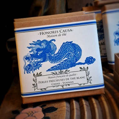 Perles précieuses de thé blanc du Yunnan