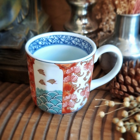 Tasse Kakiemon rouge porcelaine du Japon