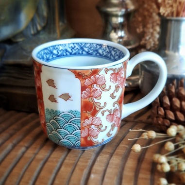 Tasse Kakiemon rouge porcelaine du Japon