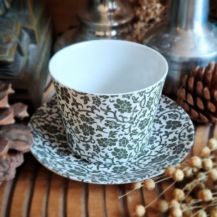 Tasse Kutani camelia porcelaine fine du Japon