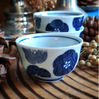 Tasse pavillon d'argent porcelaine du Japon