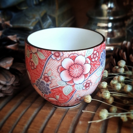 Tasse Kyuden rose porcelaine du Japon