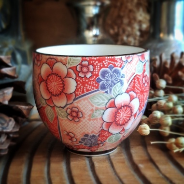 Tasse Kyuden rose porcelaine du Japon