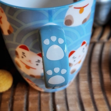 Tasse Maneki, (le chat mignon)
