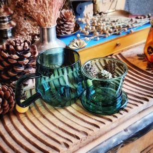 Tasse verre "Agapes phéniciennes" vert étang 2