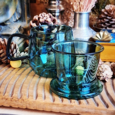 Tasse verre "Agapes phéniciennes" vert étang