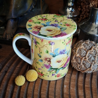 Tasse Garden-party (fond jaune), couvercle et filtre intégré.