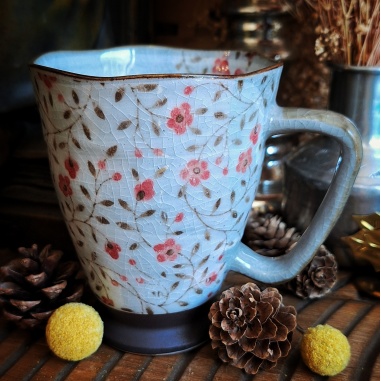 Tasse orient-extrême craquelée rose.