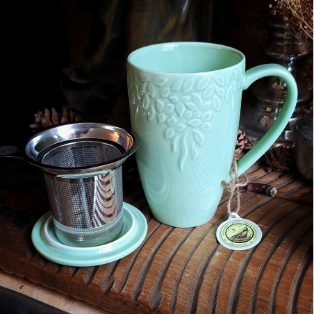 Tasse Madère vert menthe, couvercle et filtre intégré.