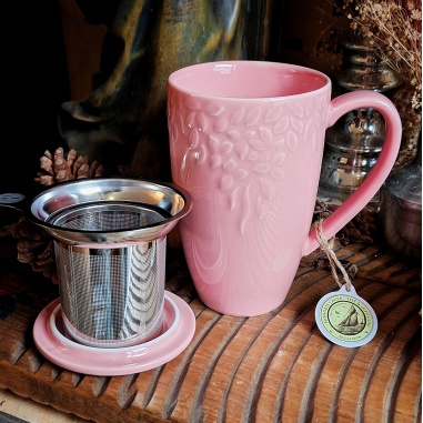 Tasse Madère rose dragée, couvercle et filtre intégré.
