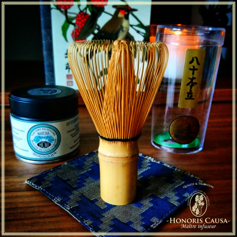 Quertee Ensemble à Thé Matcha Japonaise - Original japonaise fouet à matcha  avec bol - 400 ml + balai chasen matchabesen + chashaku-cuillère à matcha  en bambou : : Cuisine et Maison
