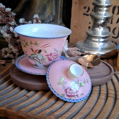 Tasse gaïwan cité interdite rose concubine, porcelaine fine Tasse gaïwan cité interdite rose concubine, porcelaine fine