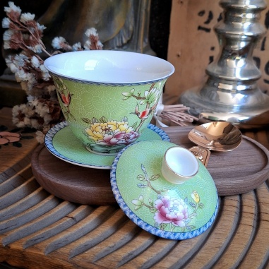 Tasse gaïwan cité interdite vert mandarin, porcelaine fine