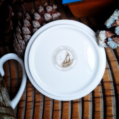 Tasse à couvercle "Ville d'hiver"
