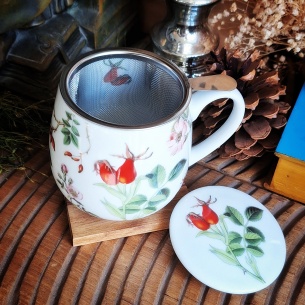 Tasse églantine, couvercle et filtre intégré 2